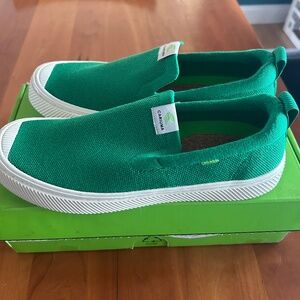 Cariuma Green Knit Sneakers, 9 womens